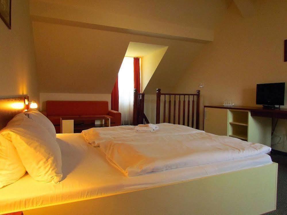 Aparthotel Ochsendorf Horní Blatná Exteriör bild