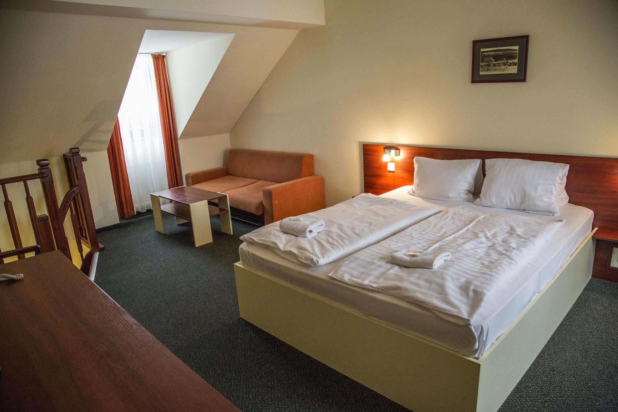 Aparthotel Ochsendorf Horní Blatná Exteriör bild