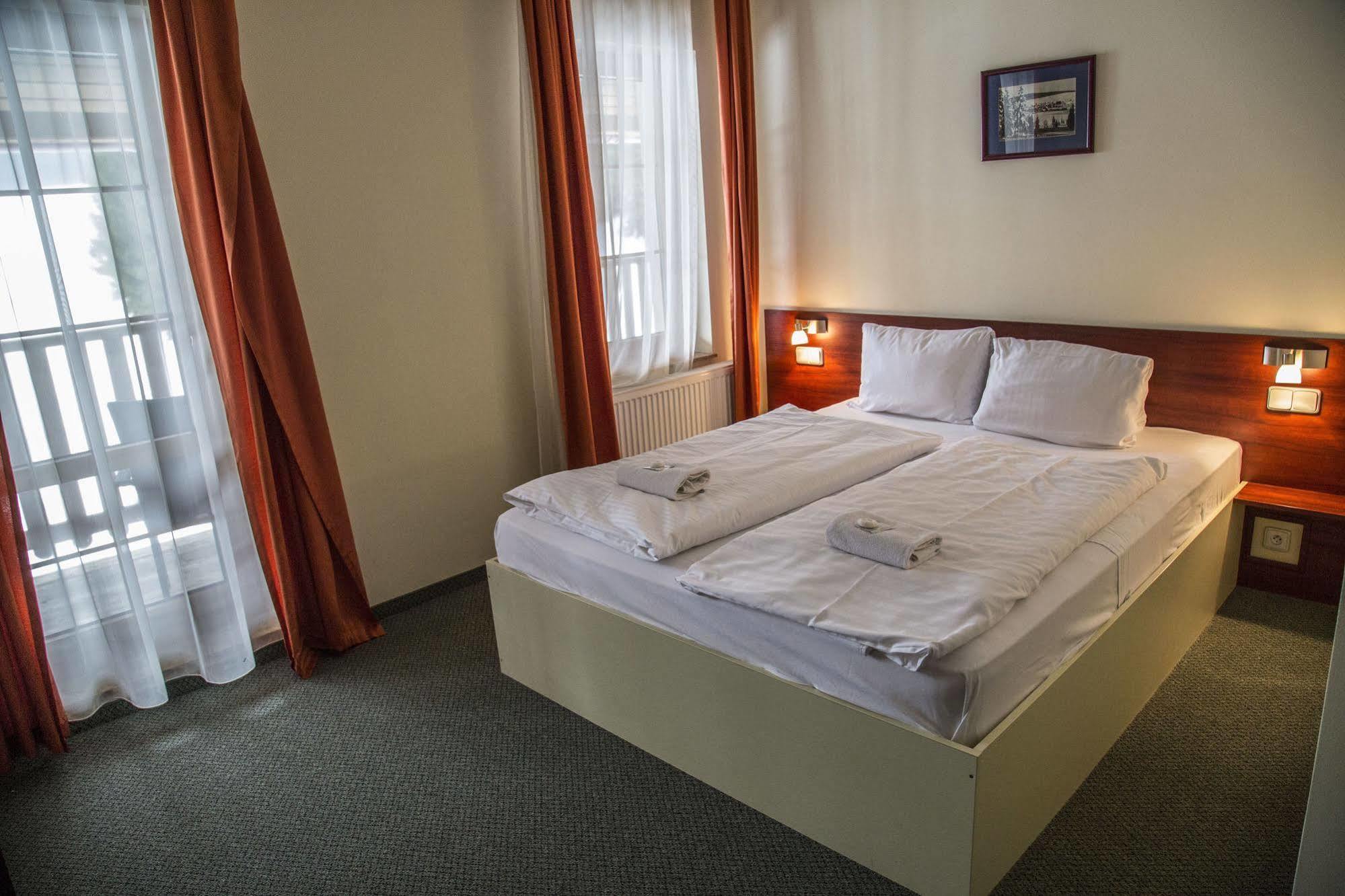 Aparthotel Ochsendorf Horní Blatná Exteriör bild