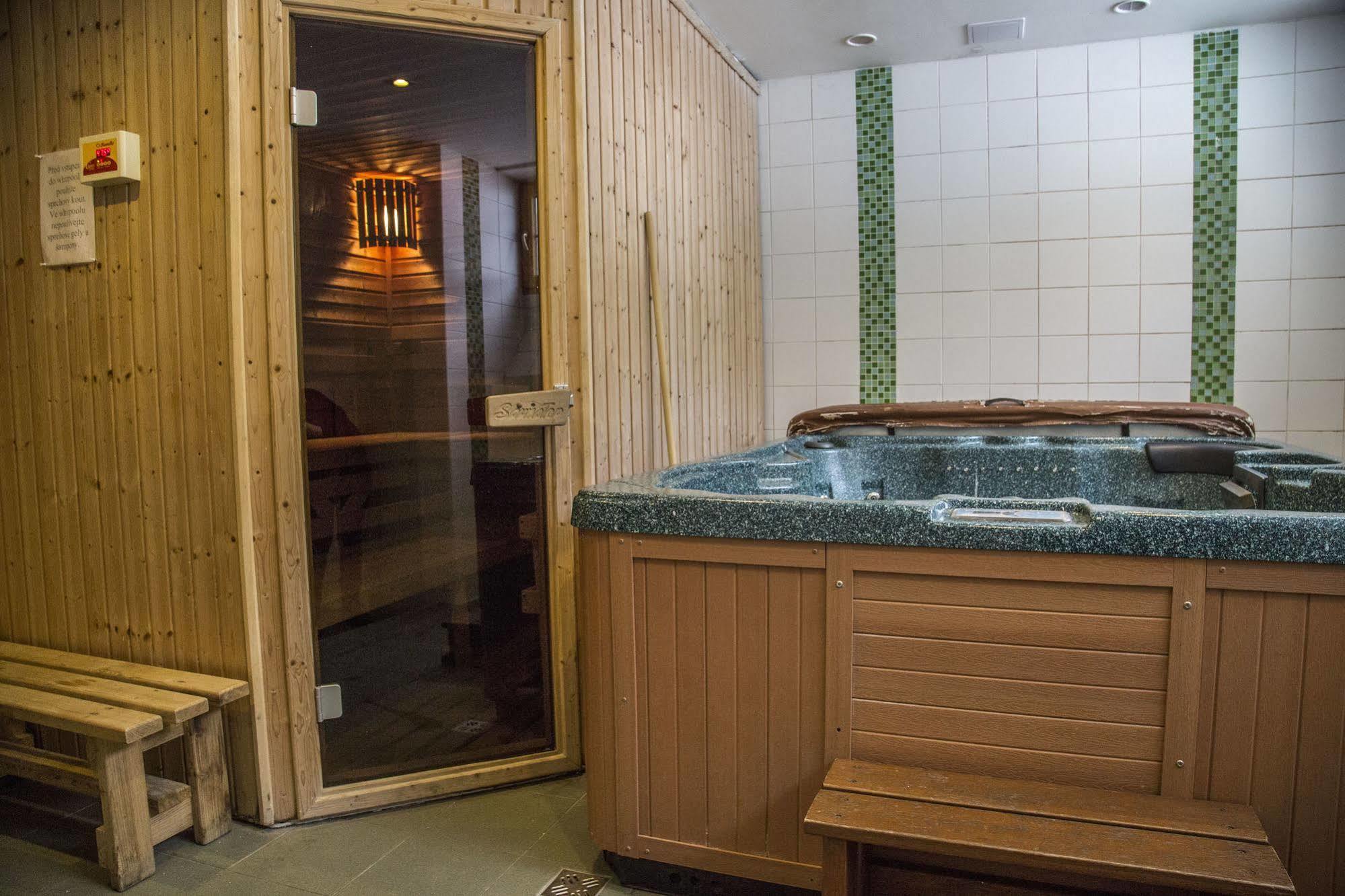 Aparthotel Ochsendorf Horní Blatná Exteriör bild