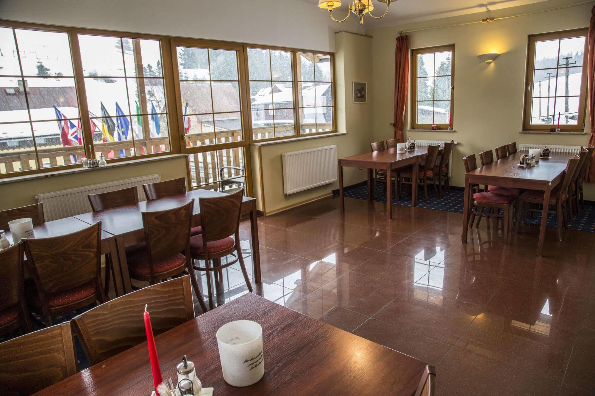 Aparthotel Ochsendorf Horní Blatná Exteriör bild